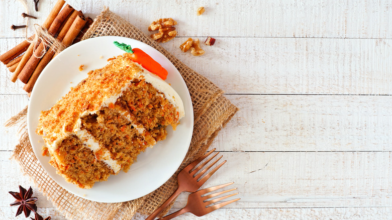 Cinnamon and carrot cake