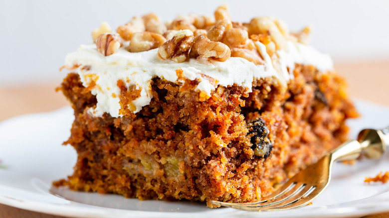 Carrot cake with icing