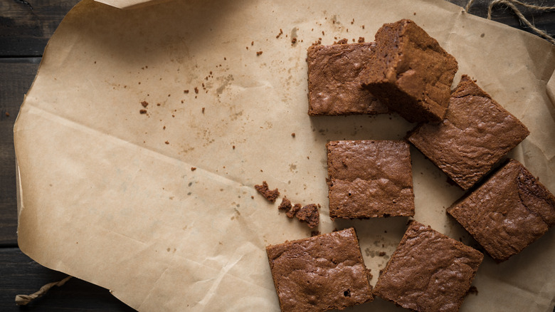 Brownies with parchment paper