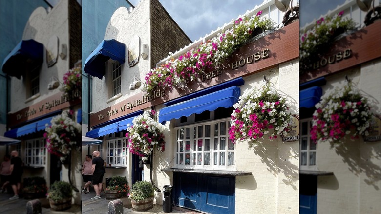 Pride of Spitalfields pub exterior