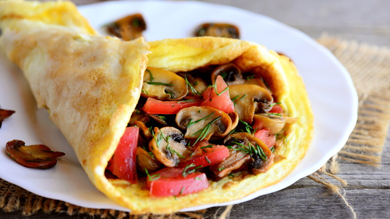 Vegetable and mushroom omelet