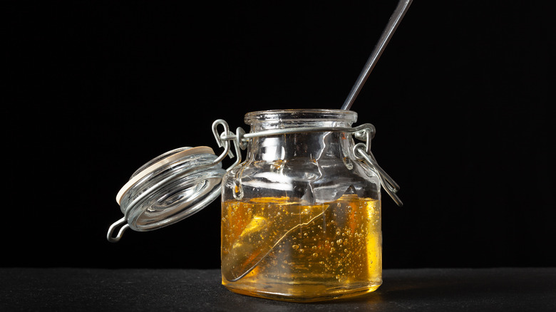 agave syrup in jar