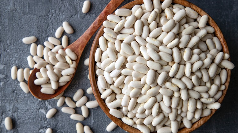 Aerial shot of cannellini beans in bowl