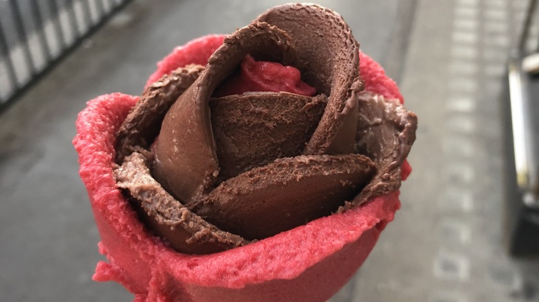 Gelato rose flower