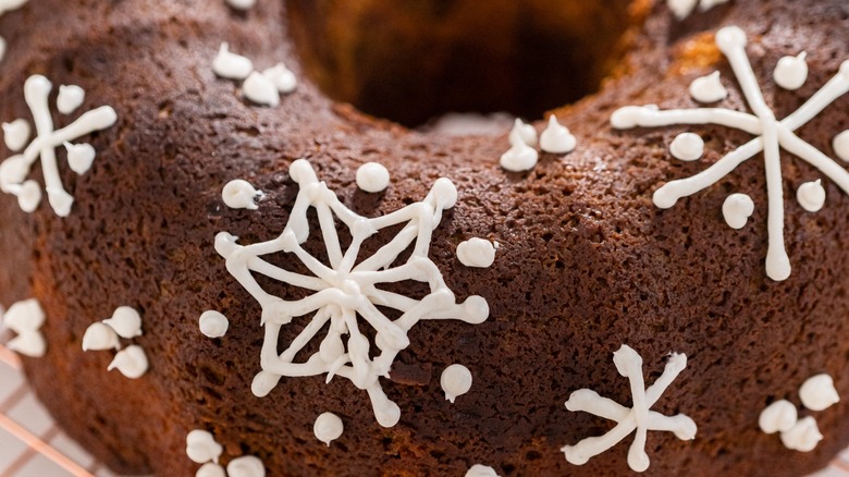 Decorations on the outside of a Bundt