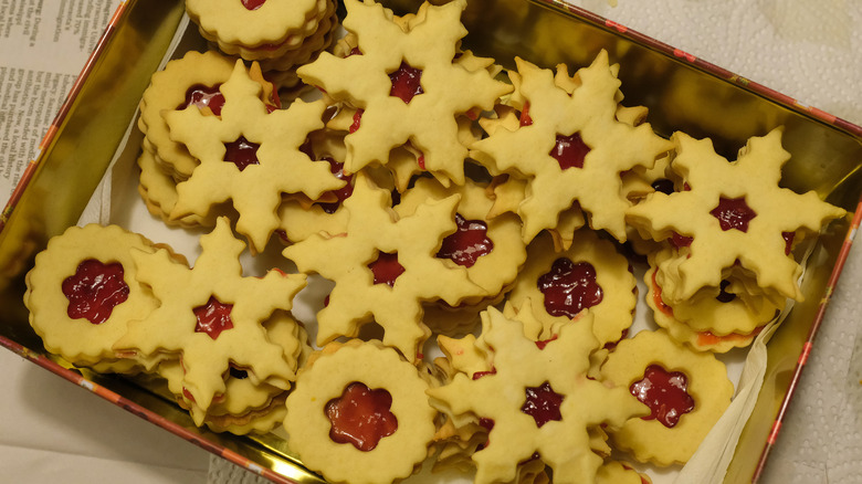 Jam cookies with filled centers