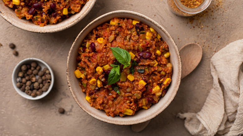 bowls of chili con carne