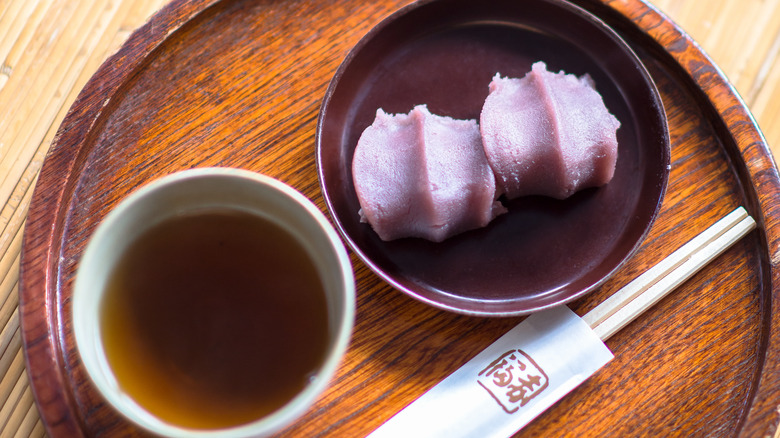 akafuku mochi and tea 