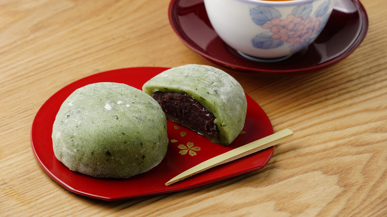 yomogi mochi 