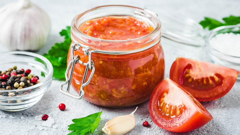 A jar of marinara sauce 