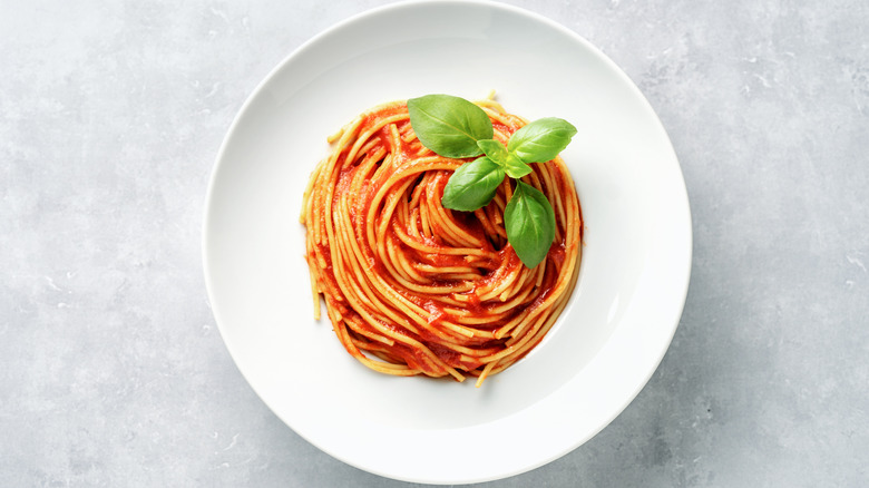 spaghetti in tomato sauce