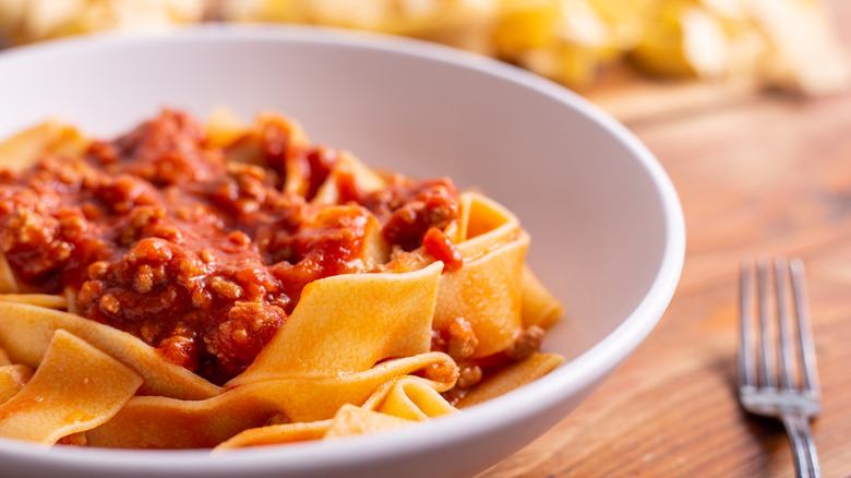 Pasta and tomato sauce in bowl