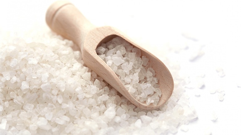 Coarse food-grade rock salt