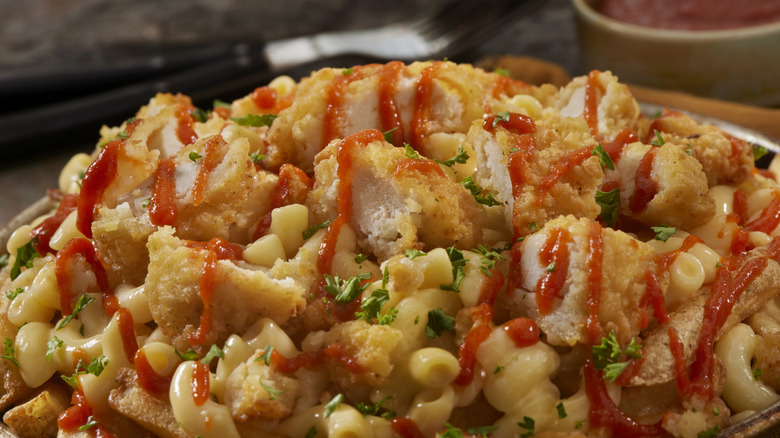 Pasta with breadcrumbs and hot sauce