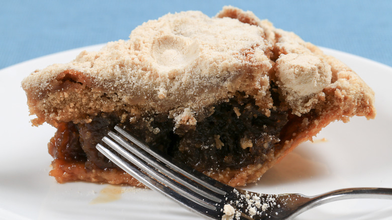 slice of shoofly pie