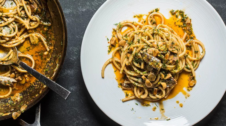 bucatini pasta with sardines