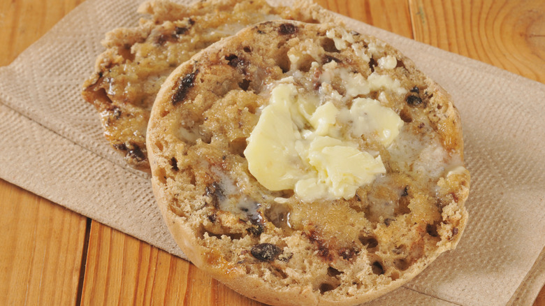 cinnamon raisin english muffin