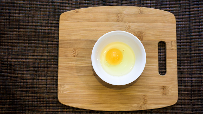 egg in white bowl
