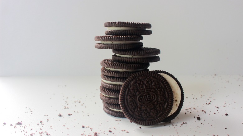 Stacked Oreo cookies