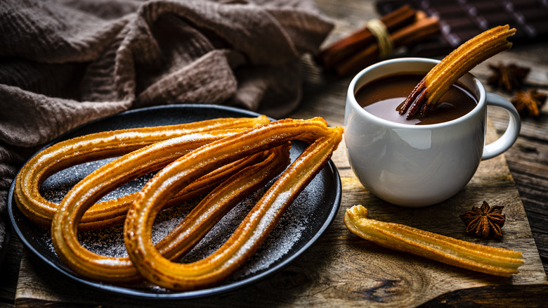 churros with chocolate