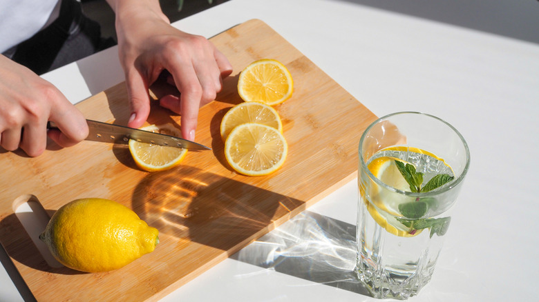 Cocktail with lemon wheels