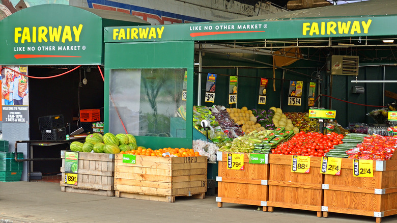 exterior of Fairway market