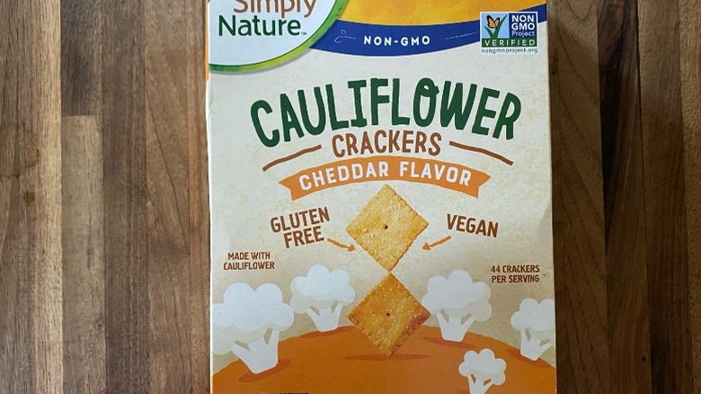 Vegan cheddar cauliflower crackers