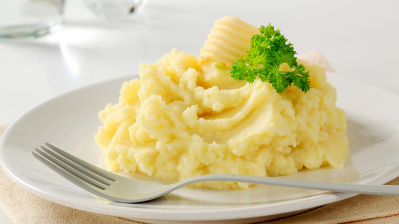 Mashed potatoes on plate