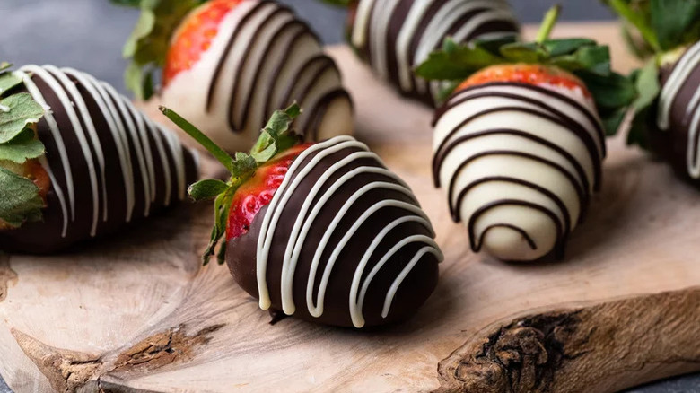 black and white chocolate-covered strawberries