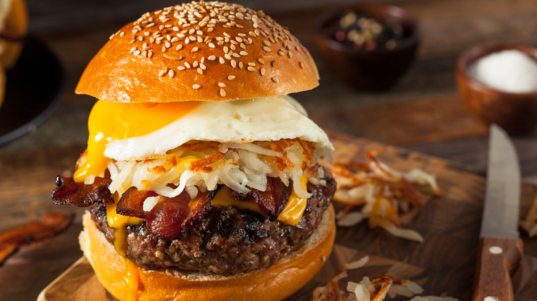 hamburger with hash browns