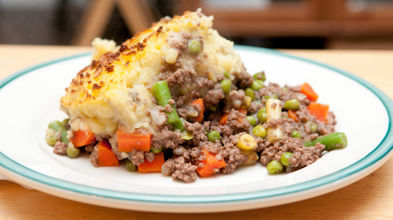 shepherd's pie on a plate