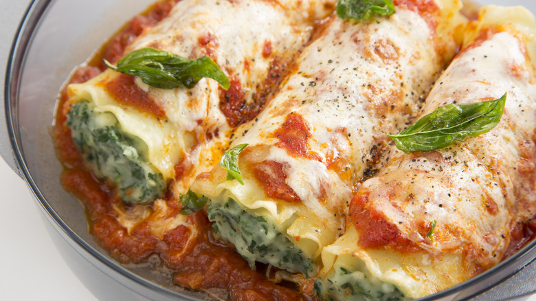 Cannelloni in baking pan