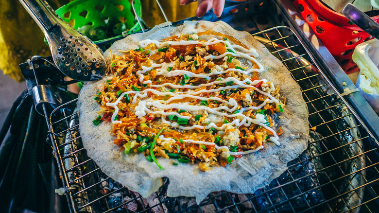 Grilled rice paper pizza