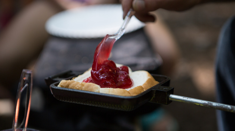 Campfire pie sandwich with jelly