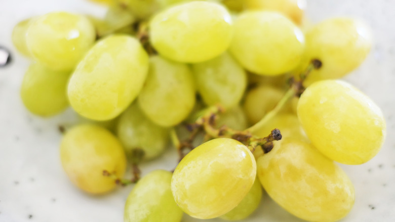 bowl of Cotton Candy grapes