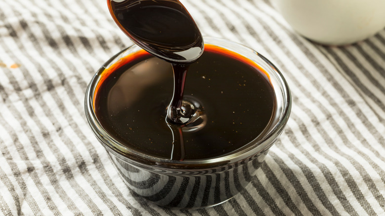 sugarcane syrup molasses in bowl