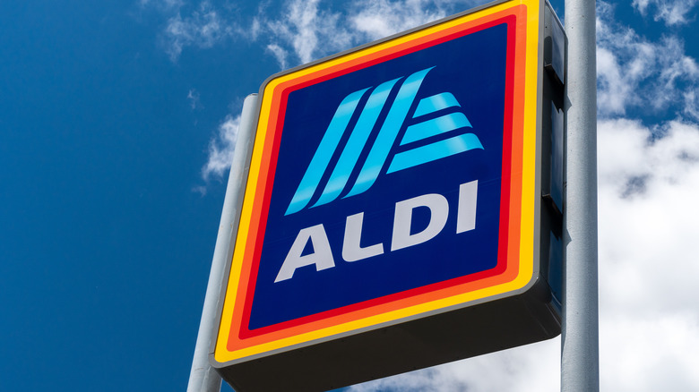 Aldi sign