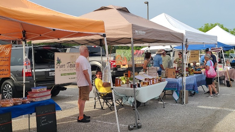 Line of farmers market stands