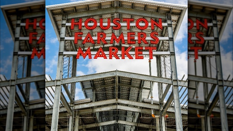 Houston Farmers Market outdoor signage