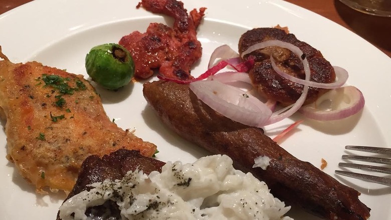 Meat selection at the Delhi 'O' Delhi buffet