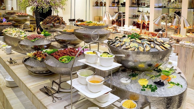 Overview of the Nineteen buffet