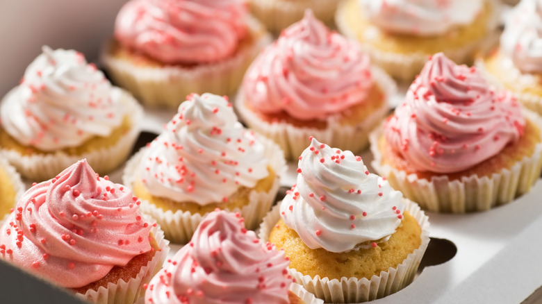 Buttercream frosting on cupcakes