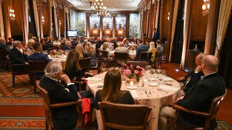 Dining room at the Duquesne Club