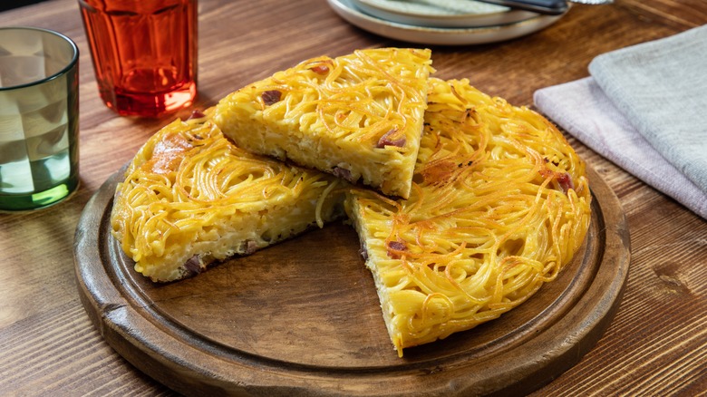 Frittata di spaghetti on a table