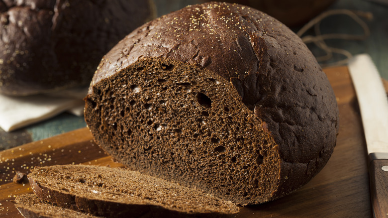 sliced dark brown pumpernickel bread