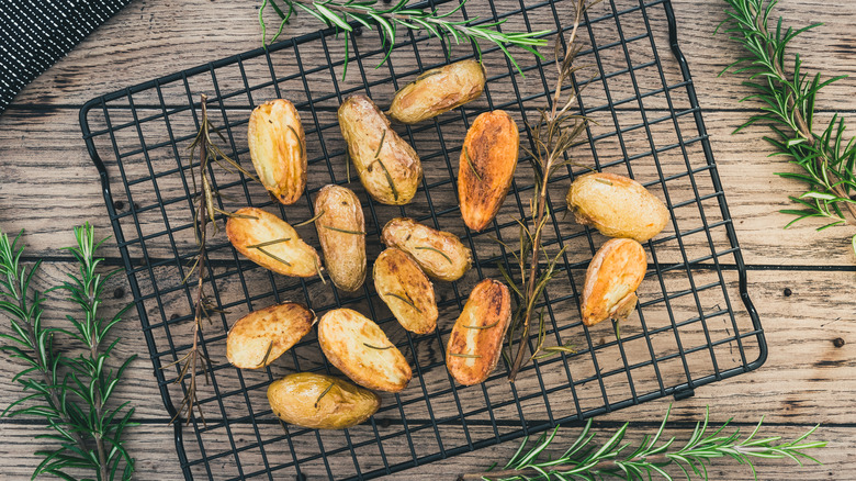 Potatoes on a cooling rack