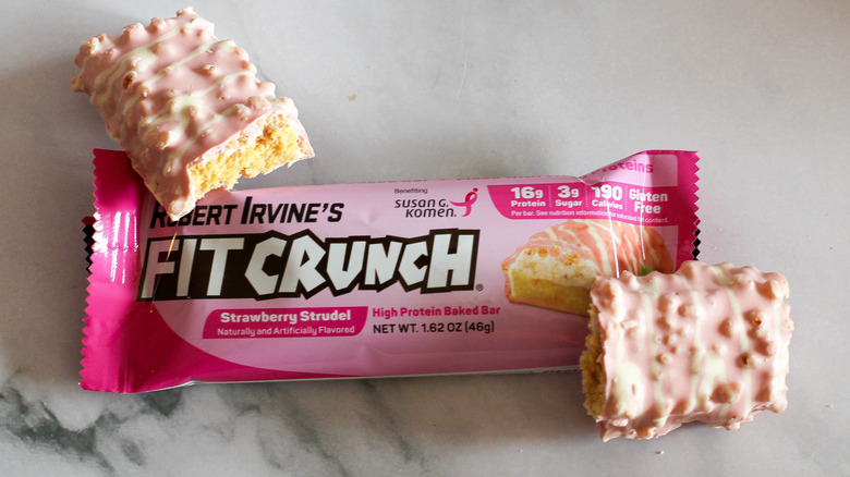 FitCrunch strawberry bar