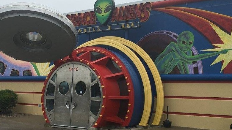 Space Aliens Grill exterior