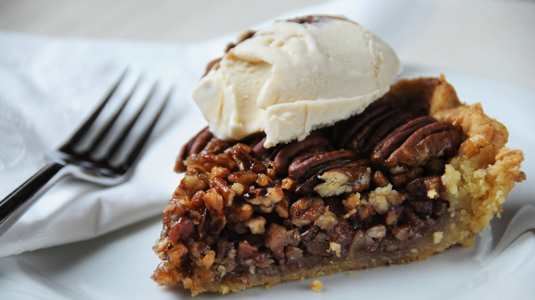 Pecan pie with ice cream