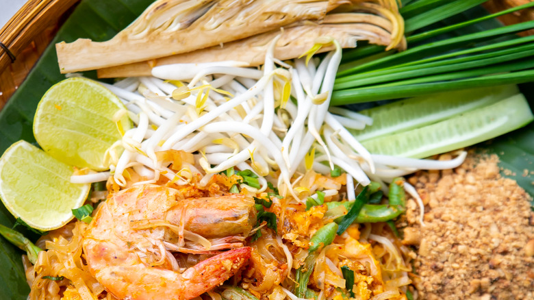 Pad Thai with garlic chives